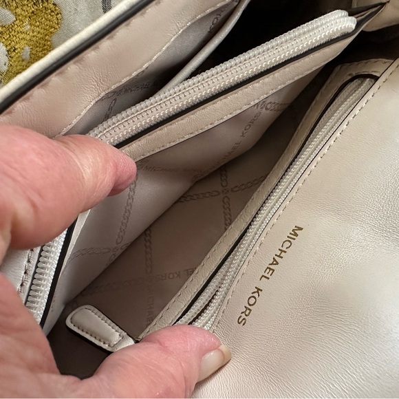 Michael Kors Quilted Chain Shoulder Bag Elegant Great Buy - Picture 6 of 16